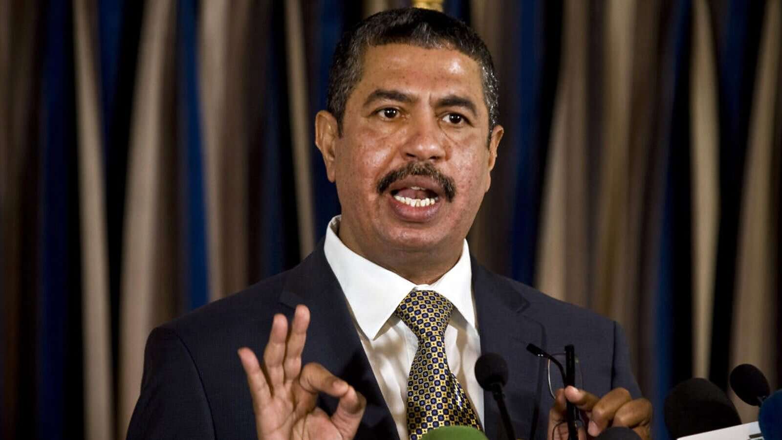 خالد بحاح يخرج عن صمته ويدلي بتصريحات صادمة حول الهدنة... مساحة نت | خالد بحاح يخرج عن صمته ويدلي بتصريحات صادمة حول الهدنة الأممية.. لصالح أي طرف؟