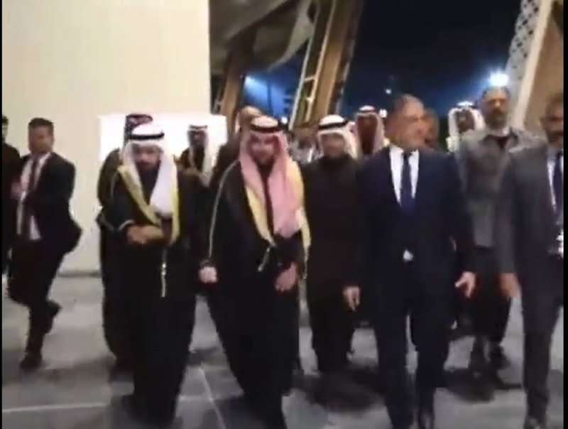 شاهد: لحظة انسحاب الوفد الكويتي من ملعب البصرة بعدما حدث هذا... مساحة نت | شاهد: لحظة انسحاب الوفد الكويتي من ملعب البصرة بعدما حدث هذا الأمر.. تفاصيل (فيديو)