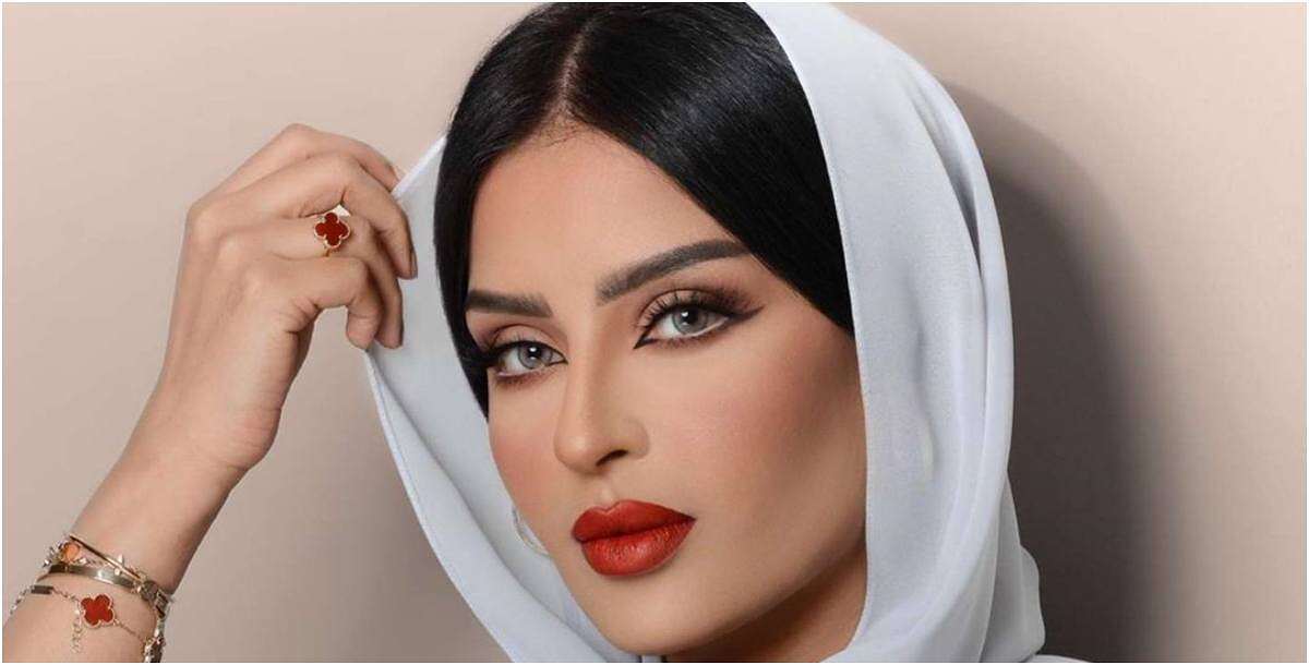 خلال بث مباشر: مشهور خليجي يعترف للكويتية بدور البراهيم... مساحة نت | خلال بث مباشر: مشهور خليجي يعترف للكويتية بدور البراهيم بحبه لها.. وردها صادم (فيديو)