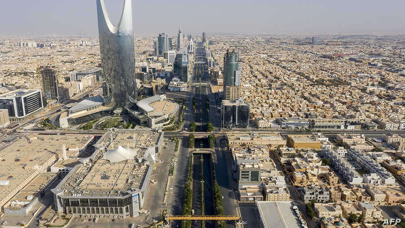 وافدون يحولون شقة سكنية لعيادة طبية بلا تراخيص وسط العاصمة... مساحة نت | وافدون يحولون شقة سكنية لعيادة طبية بلا تراخيص وسط العاصمة السعودية الرياض.. حين داهم الأمن الشقة كانت المفاجأة