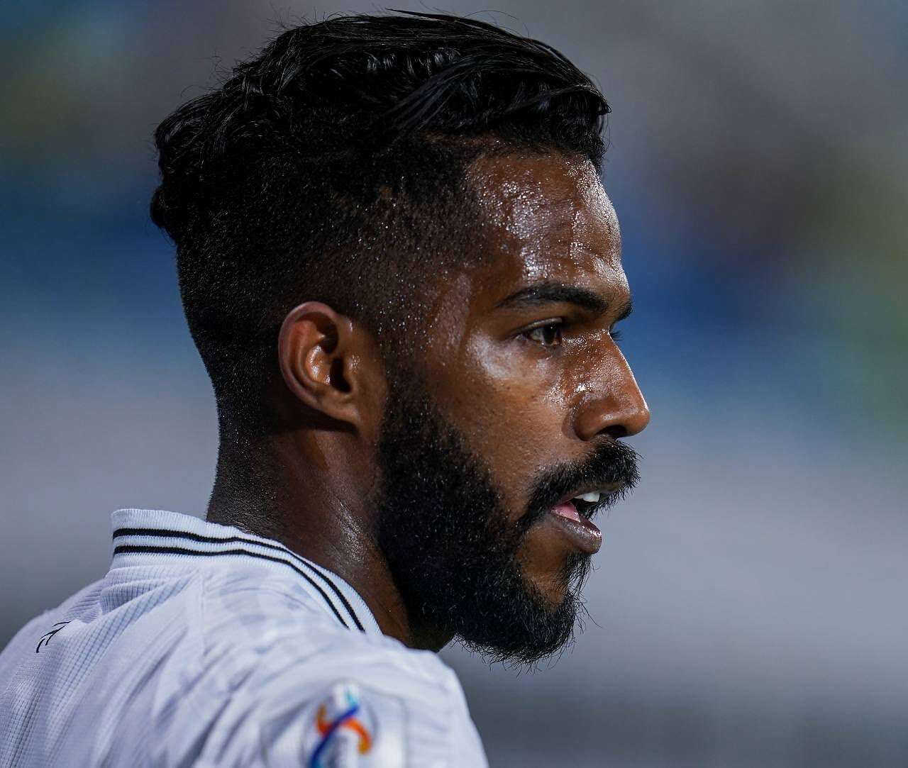 تعليق صادم من النجم نواف العابد بعد استبعاده من قائمة منتخب... مساحة نت | تعليق صادم من النجم نواف العابد بعد استبعاده من قائمة منتخب السعودية في مونديال قطر2022.. هذا ما قاله