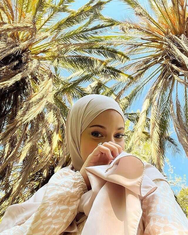 مغربية وجمالها خطف الأنظار.. مفاجأة حول المنتخب الذي ستشجعه... مساحة نت | مغربية وجمالها خطف الأنظار.. مفاجأة حول المنتخب الذي ستشجعه زوجة نجم منتخب فرنسا عثمان ديمبلي (صور)