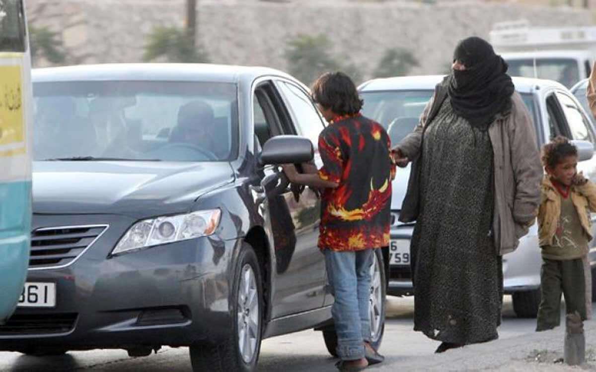 صادم.. الأجهزة الأمنية في الأردن تضبط أحد المتسولين وعند... صادم.. الأجهزة الأمنية في الأردن تضبط أحد المتسولين وعند...