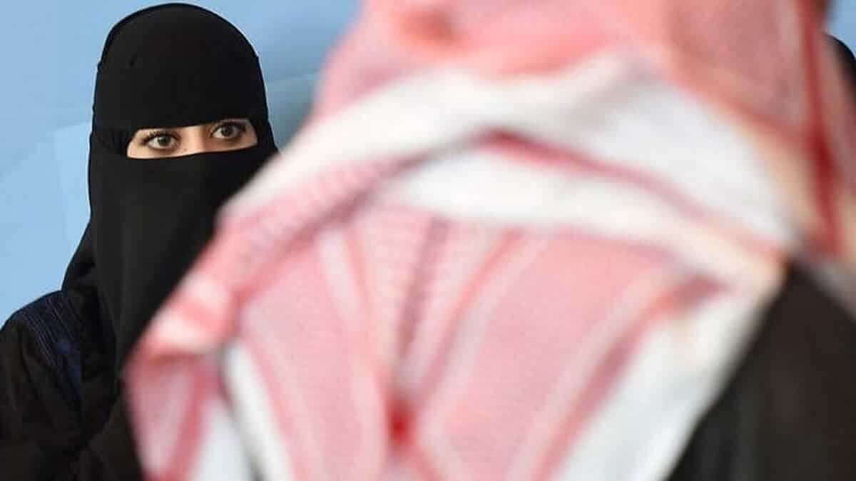 بالفيديو: هل يحق لرجل الأمن السعودي القبض على أي شاب وفتاة... مساحة نت | بالفيديو: هل يحق لرجل الأمن السعودي القبض على أي شاب وفتاة يتواجدان معًا دون رابط بينهما؟.. محامٍ يفجِّر مفاجأة