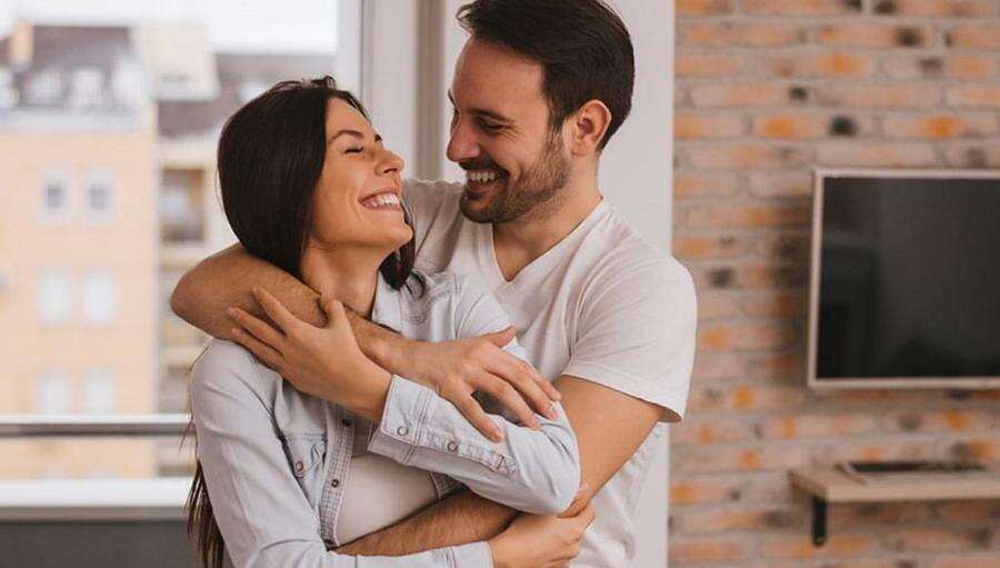 مستشار علاقات أسرية ونفسية سعودي يحذر من أفراط المرأة في حب... مساحة نت | مستشار علاقات أسرية ونفسية سعودي يحذر من أفراط المرأة في حب زوجها.. والسبب صادم