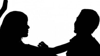 ما عقوبة الزوجة التي تعتدي بالضرب على زوجها في السعودية؟.....