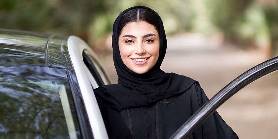 سعودية ترتبك أثناء قيادة السيارة وتدهس شخصا قبل أن تسقط في... مساحة نت | سعودية ترتبك أثناء قيادة السيارة وتدهس شخصا قبل أن تسقط في بحر جدة.. والجهات الأمنية تكشف عن مصيرها (صورة)