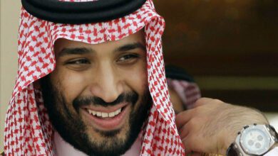 شاهد: أولى الصور للأسرى الذين أفرجت عنهم روسيا بوساطة ولي...