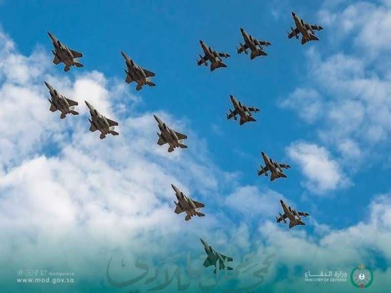 مساحة نت | شاهد: أقوى عرض جوي لمقاتلات عسكرية في سماء العاصمة السعودية الرياض بمناسبة اليوم الوطني 92 (صور) مساحة نت | شاهد: أقوى عرض جوي لمقاتلات عسكرية في سماء العاصمة السعودية الرياض بمناسبة اليوم الوطني 92 (صور)