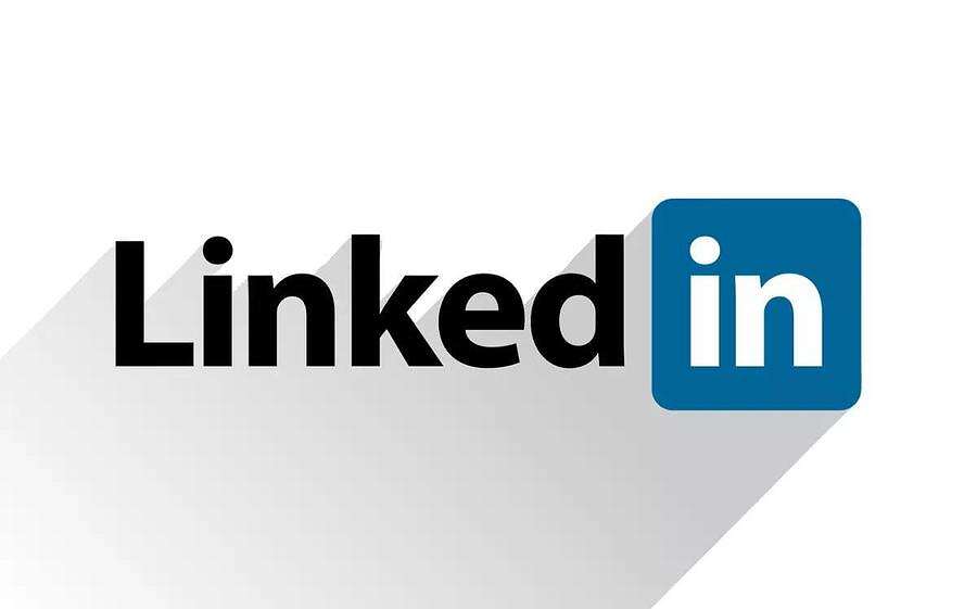 احذر هذه الخاصية في تطبيق LinkedIn.. تساعد المحتالين والهاكرز... احذر هذه الخاصية في تطبيق LinkedIn.. تساعد المحتالين والهاكرز...