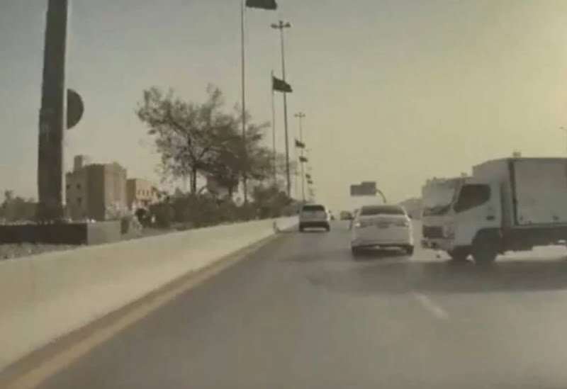 شاهد: لحظات من الرعب.. 'داش كام' توثق حادثا مروريا مخيفا... شاهد: لحظات من الرعب.. 'داش كام' توثق حادثا مروريا مخيفا...
