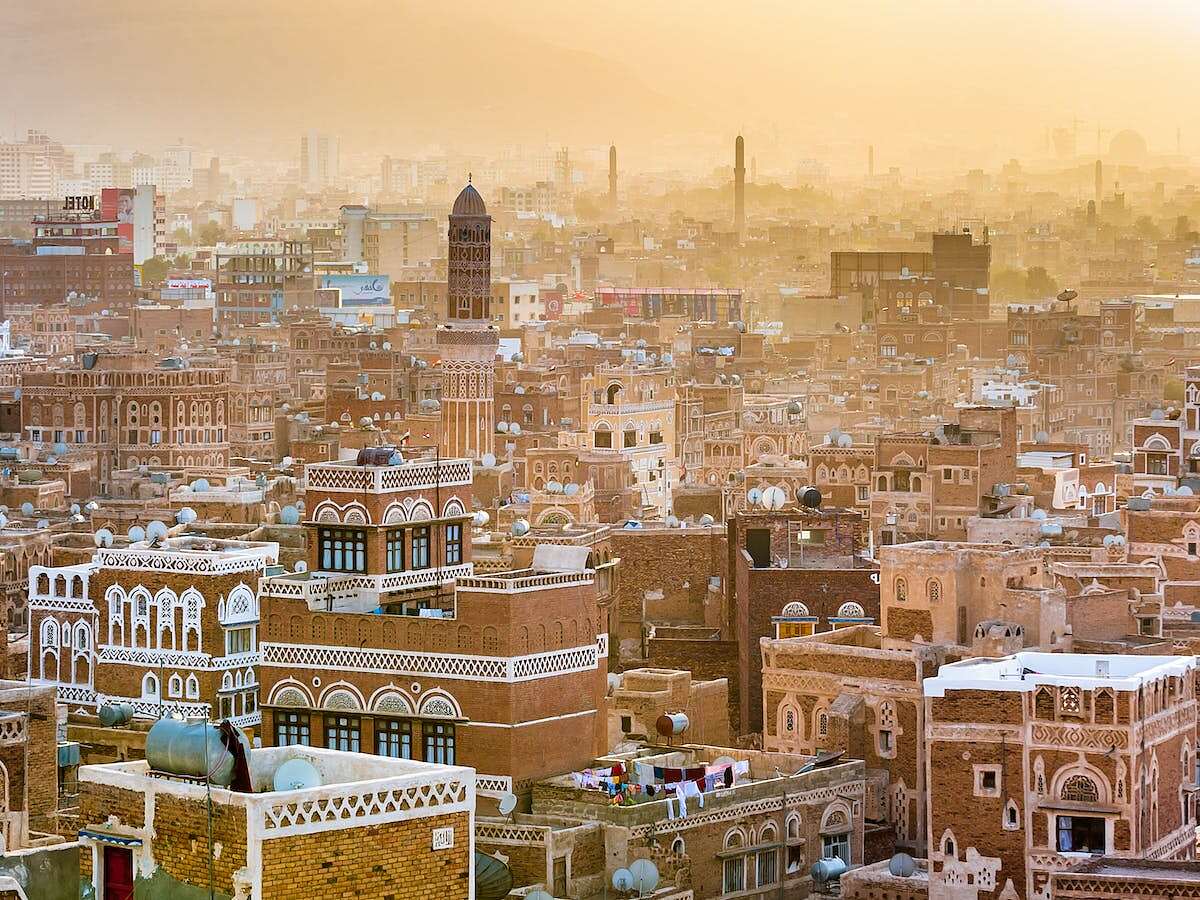 مقرب من الفريق علي محسن يكشف عن زلزال من التنازلات قدمها... مساحة نت | مقرب من الفريق علي محسن يكشف عن زلزال من التنازلات قدمها التحالف لجماعة الحوثي.. وهذا مصير تحرير صنعاء