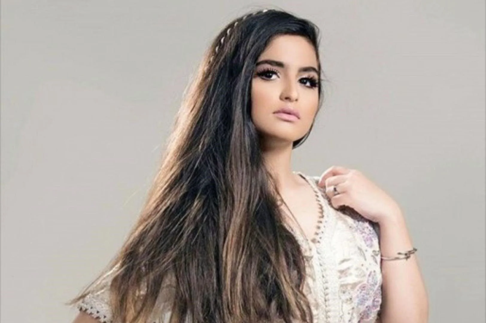 حلا الفنانة البحرينية حلا الترك (وكالات)