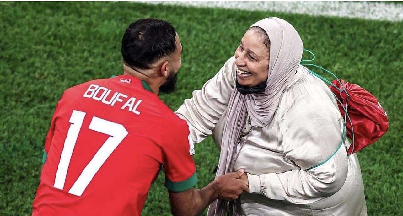 تطورات جديدة في الحالة الصحية لوالدة لاعب المنتخب المغربي... مساحة نت | تطورات جديدة في الحالة الصحية لوالدة لاعب المنتخب المغربي سفيان بوفال.. تفاصيل
