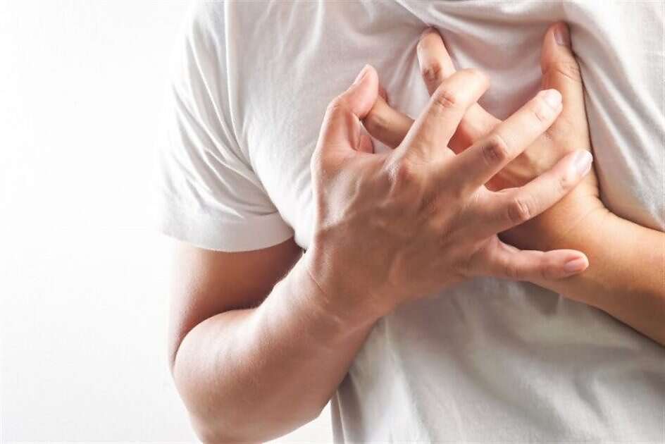 طبيب سعودي يكشف عن أهم الأعراض التي تشير إلى الإصابة بأمراض... مساحة نت | طبيب سعودي يكشف عن أهم الأعراض التي تشير إلى الإصابة بأمراض القلب.. يجب زيارة الطبيب فورا
