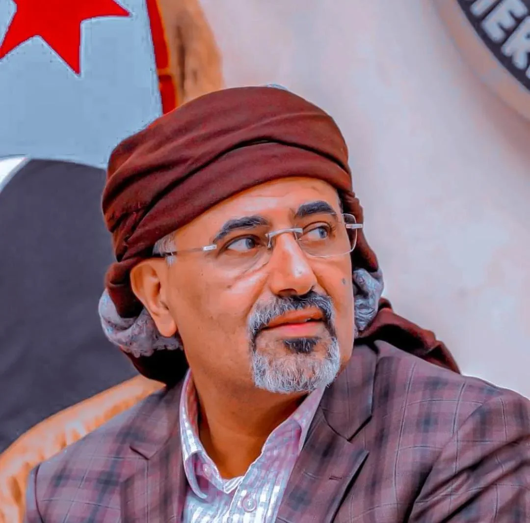 مساحة نت | مصادر خاصة تكشف سبب عدم إلقاء عيدروس الزبيدي كلمة بمناسبة عيد الجلاء.. وتتحدث عن أمور كثيرة ممنوعة عليه