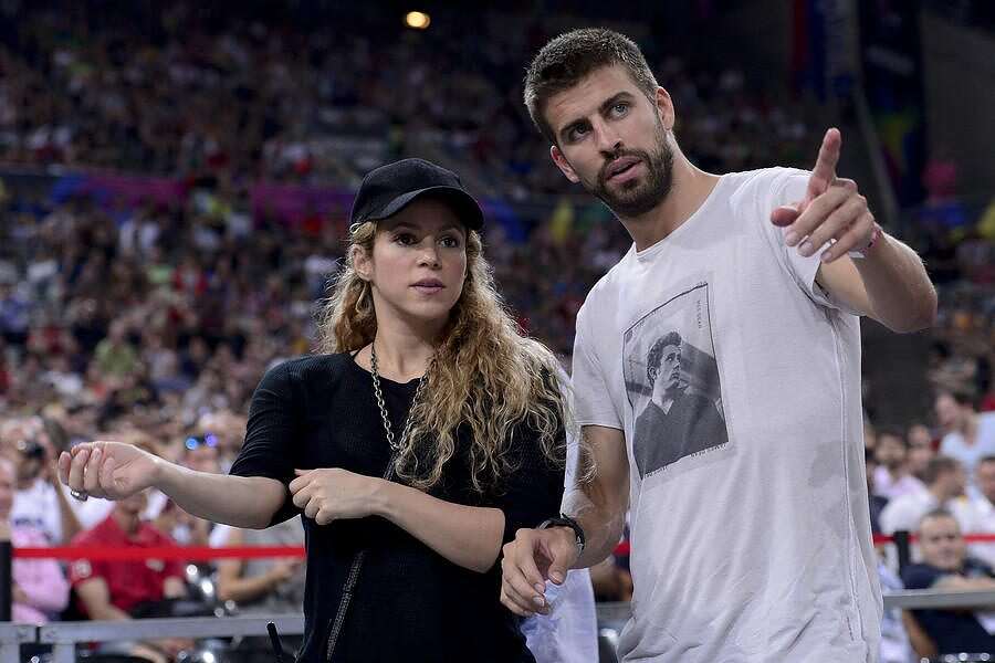 FILES-SPAIN-COLOMBIA-MUSIC-PEOPLE-SHAKIRA-PIQUE شاكيرا ونجم برشلونة بيكيه (وكالات)