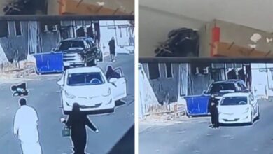 فتاة تصدم أخرى بسيارتها في السعودية (منصات تواصل)