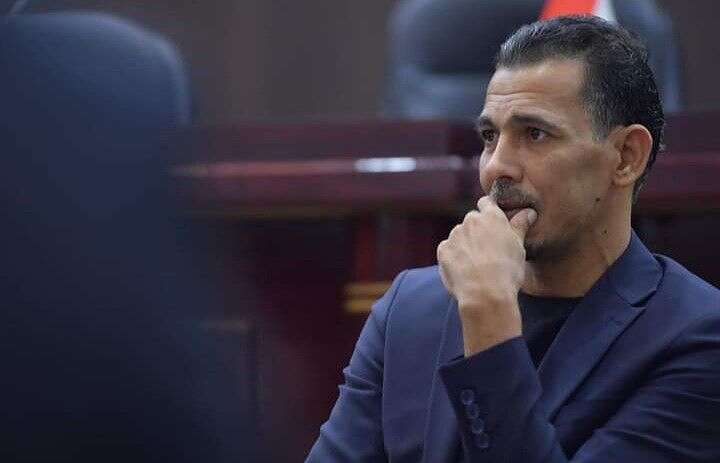 يونس محمود دعوات لمقاطعة يونس محمود بعد لقاء الصدر (وكالات)
