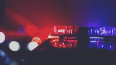 القبض على مواطنين سعوديين ومقيمة ظهروا في مقطع مخالف للذوق العام بجدة (وكالات)