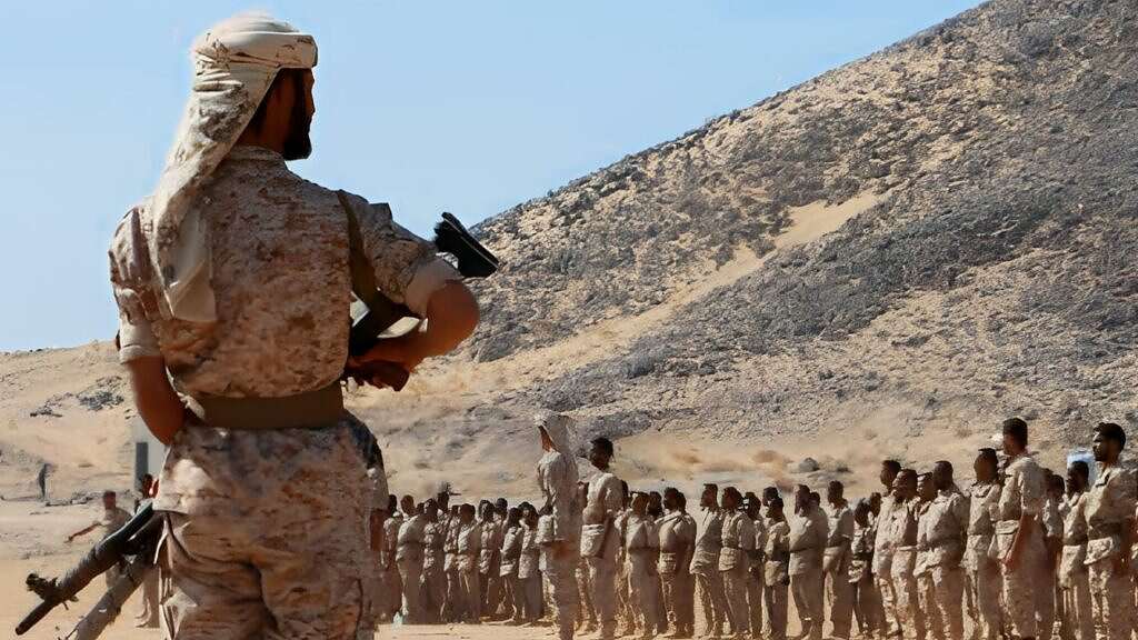 الإمارات تفتح النار على القوات اليمنية المدعومة من السعودية في المحافظات الجنوبية.. تفاصيل