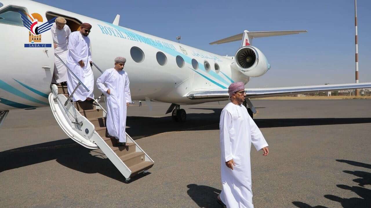 وفد عماني2 وفد عمان في صنعاء (وكالات)