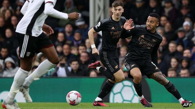FBL-ENG-PR-FULHAM-ARSENAL مساحة نت | احتفال غريب لنادي ارسنال بساعة حائط كبيرة بعد فوزه على فولهام.. ما قصتها؟ (صورة)