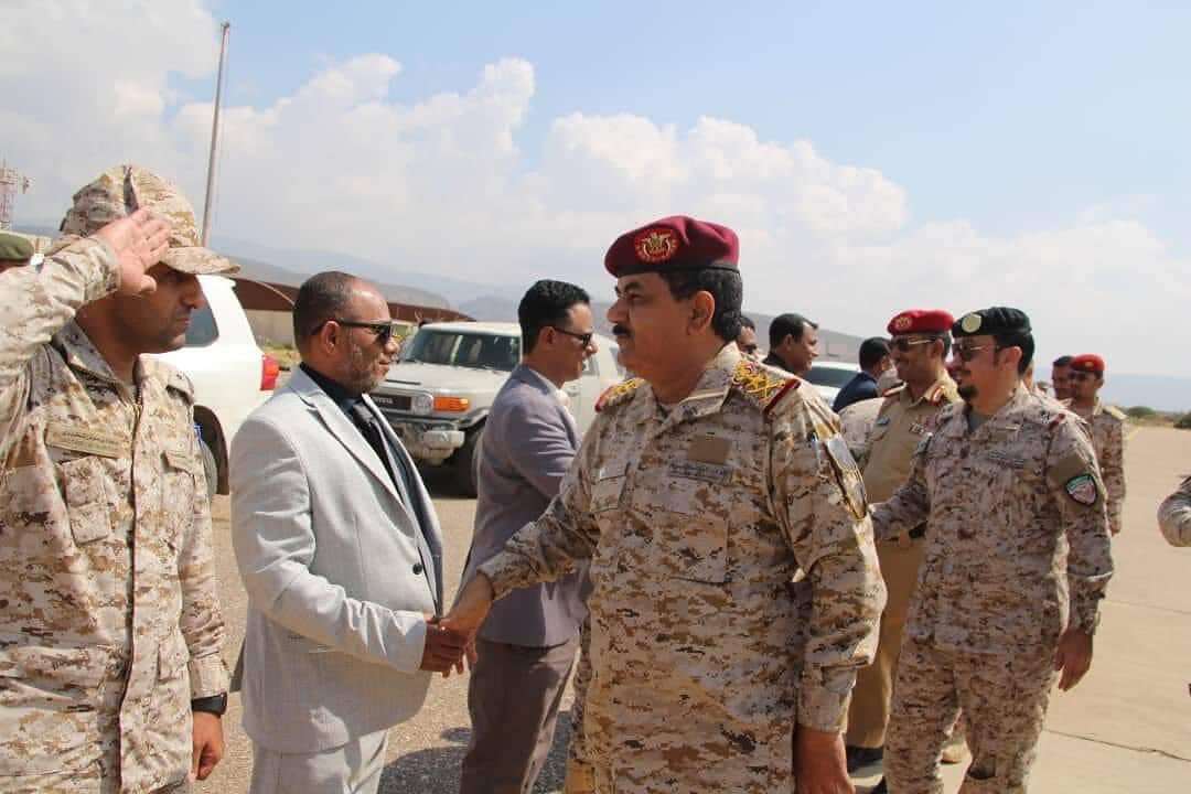 الداعري وبن عزيز مساحة نت | أول تعليق سعودي على استهداف الحوثيين لوزير الدفاع ورئيس هيئة الأركان.. تفاصيل