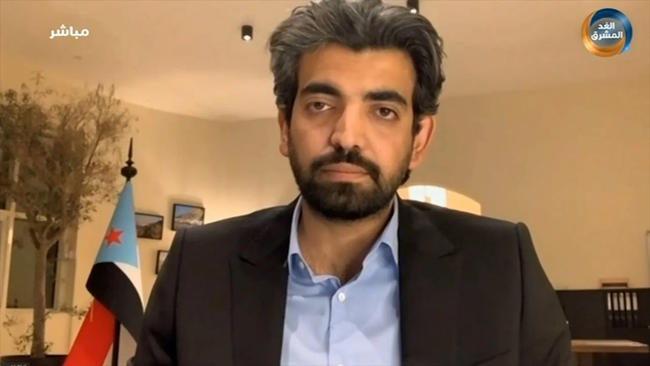 نجل البيض1 مساحة نت | شاهد: أول تصريح لنجل علي سالم البيض بعد وصوله إلى عدن (فيديو)