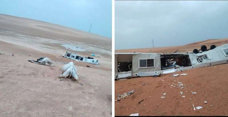 نفود السر مساحة نت | شاهد: نفوق إبل بعد سقوط كرفان في "نفود السر" السعودية جراء الأمطار الغزيرة (فيديو)