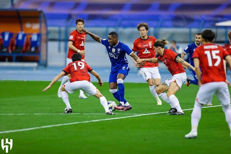 الهلال21 مساحة نت | شاهد: لحظة إشهار الحكم للبطاقة الحمراء في وجه لاعب نادي الهلال سالم الدوسري (فيديو)
