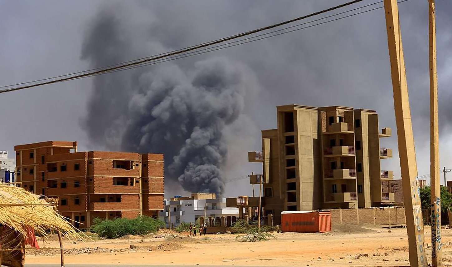 اقتحام مبنى الملحقية الثقافية السعودية في السودان اقتحام مبنى الملحقية الثقافية السعودية في السودان