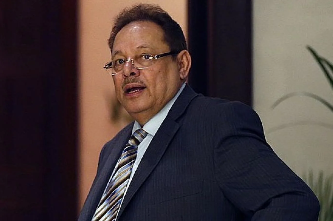 علي ناصر مساحة نت | هام: علي ناصر ينقلب على السعودية ويتخذ هذا الموقف من اللقاء التشاوري الجنوبي