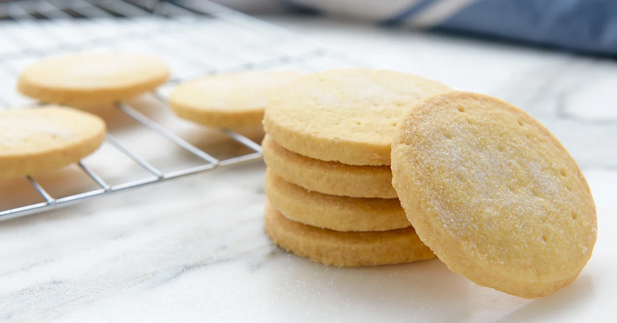 مساحة نت | بكوبين طحين.. طريقة سهلة لعمل بسكويت النشا الناعم بالزبدة بطعم لا يُقاوم