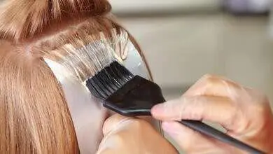 استشارية تكشف عن أضرار صبغات الشعر (وكالات)