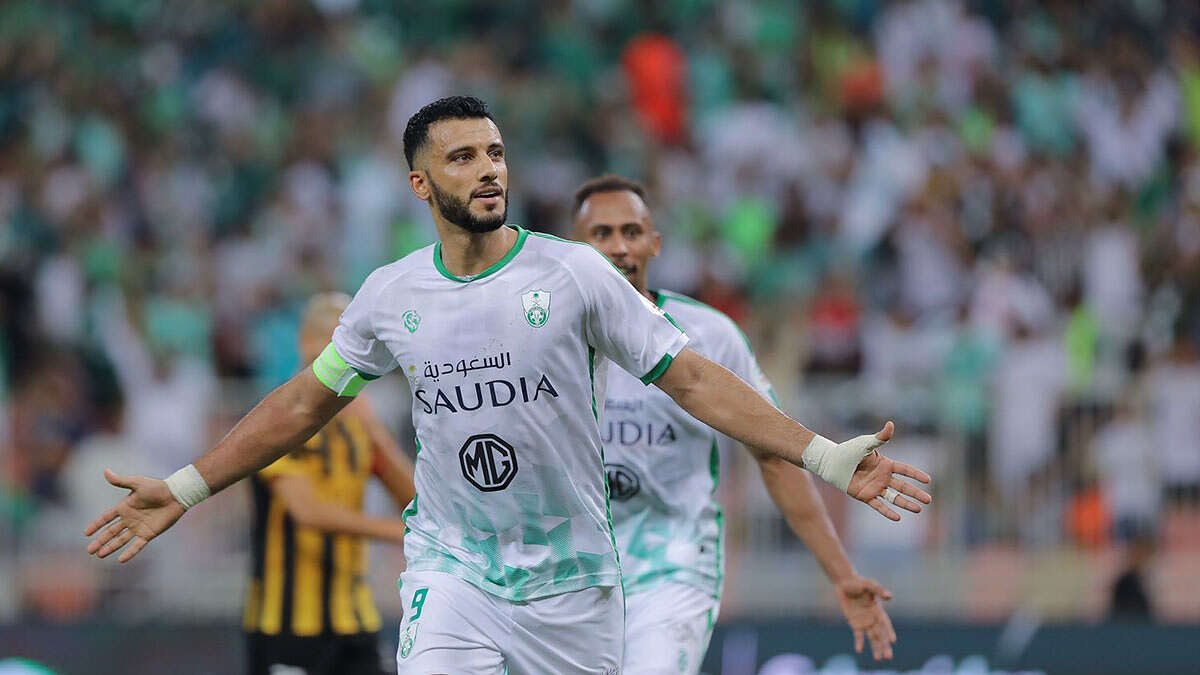 عمر السومة2 عمر السومة لاعب الأهلي السعودي (وكالات)