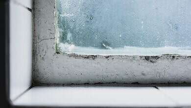 حيل فعالة للتخلص من الرطوبة في المنزل (مواقع)