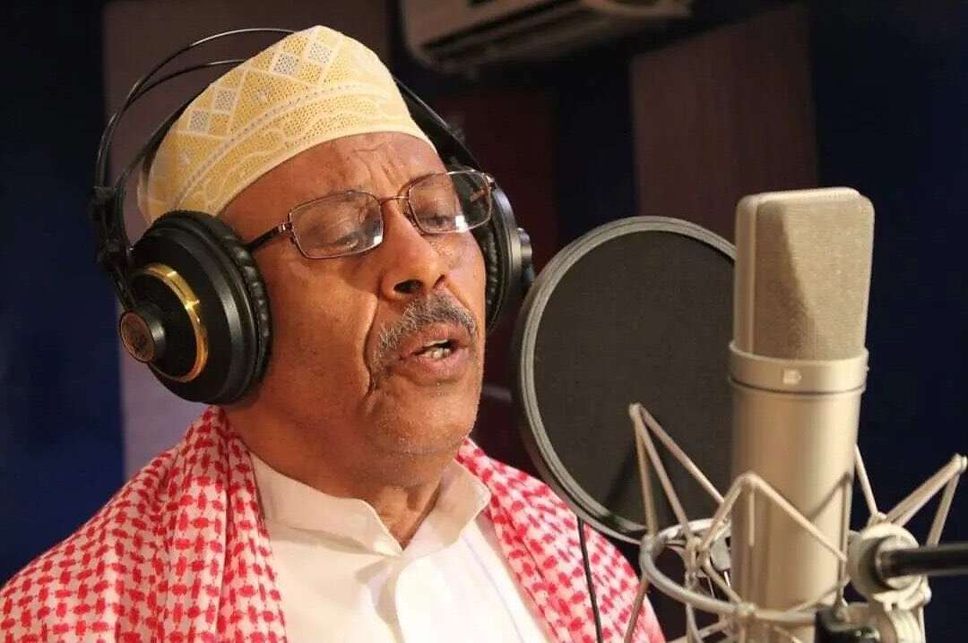 أيوب34 الفنان أيوب طارش (وكالات)