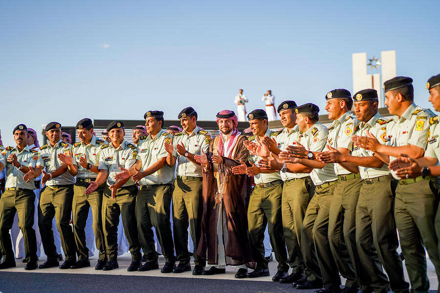 رجوة والحسين زفاف ولي عهد الأردن (وكالات)