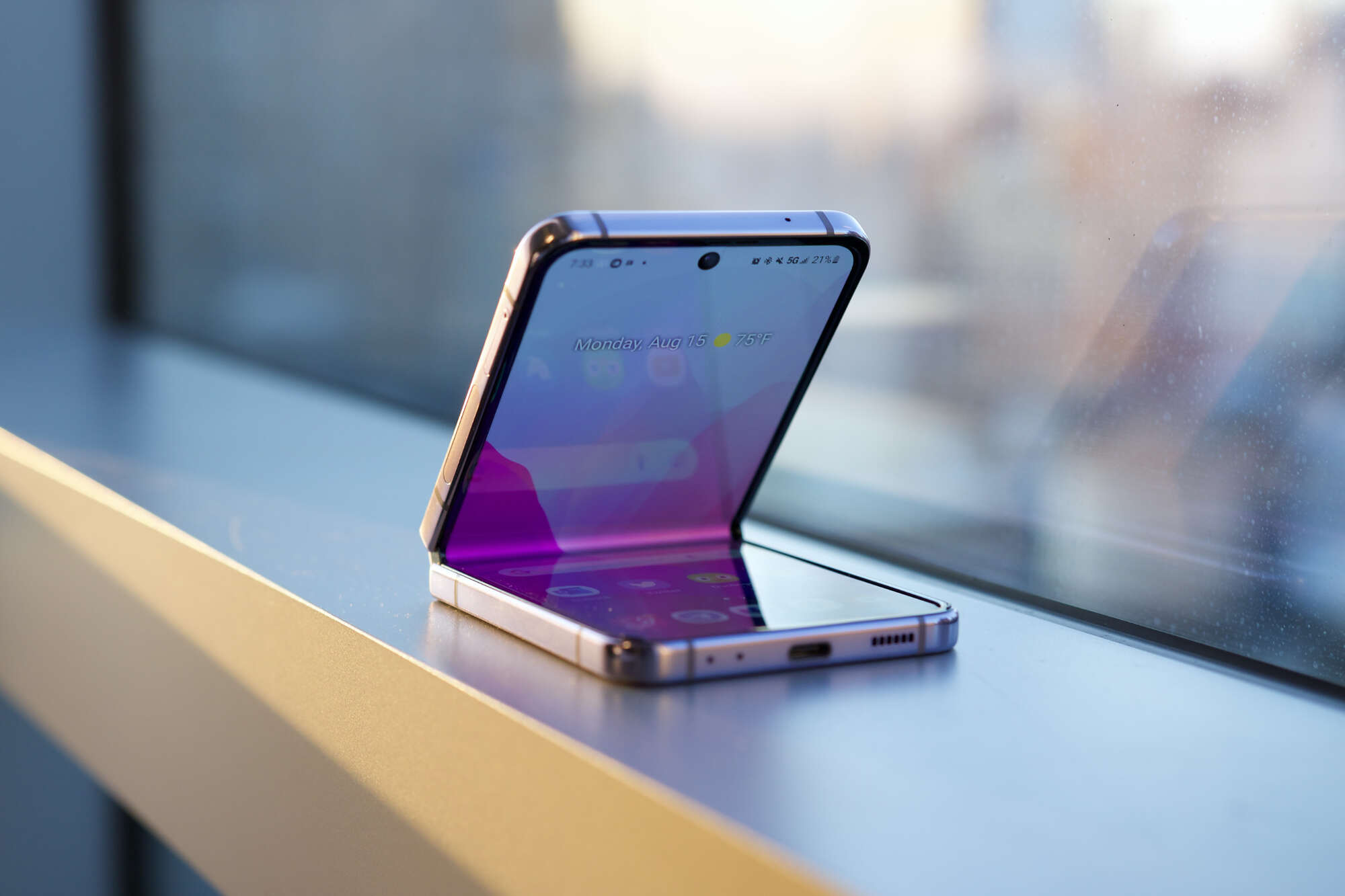 سامسونج قابل للطي هاتف Samsung Galaxy Z Flip 4 (وكالات)