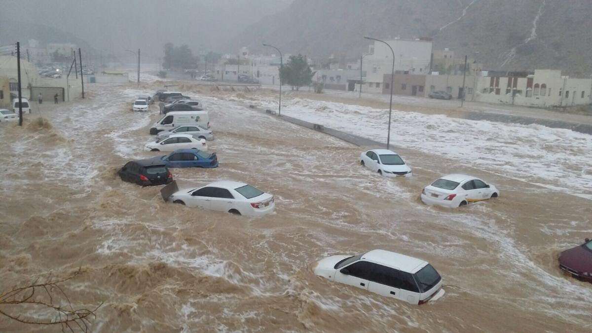 الأرصاد يتوقع هطول أمطار غزيرة على هذه المحافظات اليمنية في الساعات القادمة