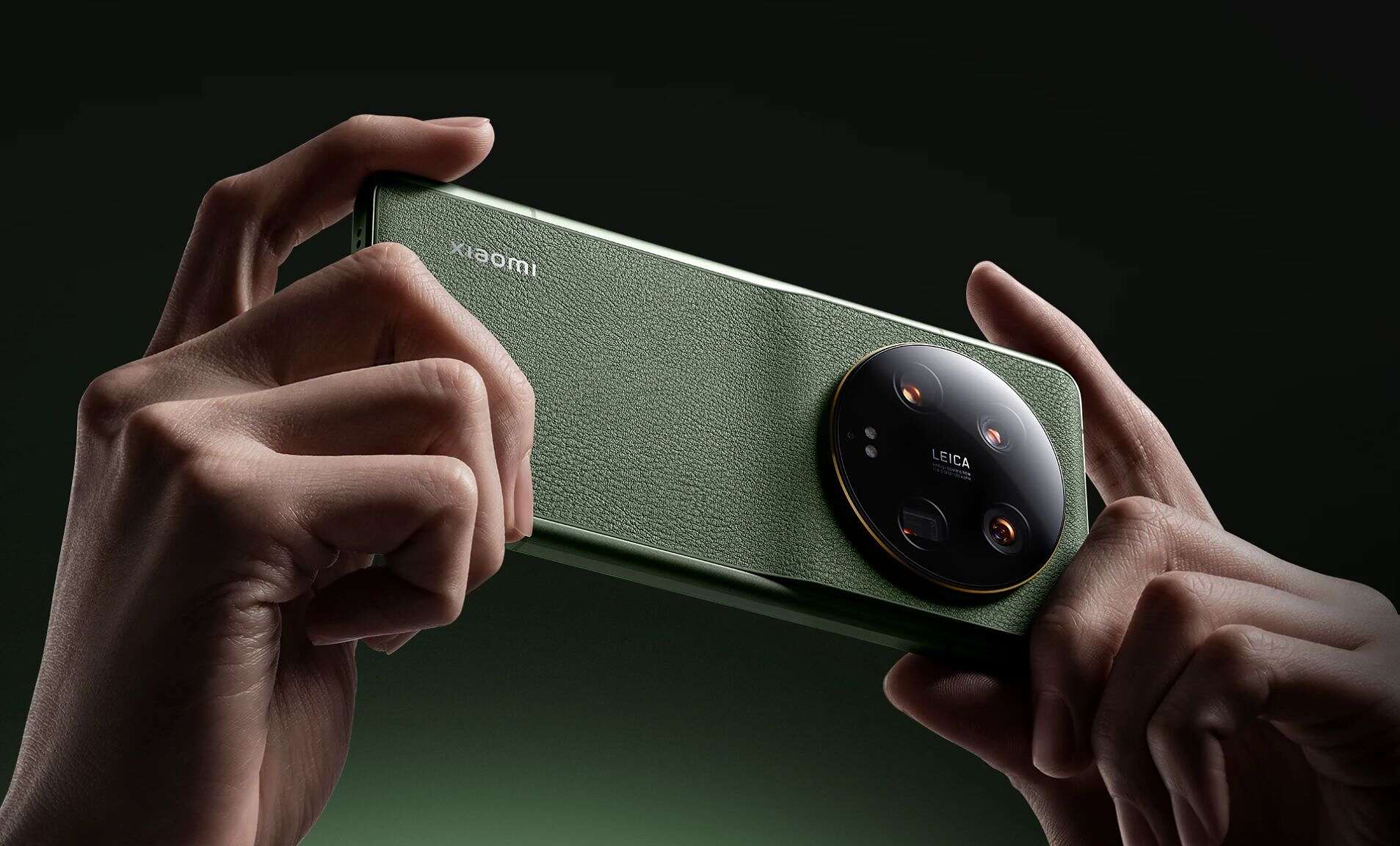 شاومي 13 الترا هاتف Xiaomi 13 Ultra (وكالات)