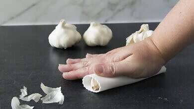 ثوم مقشر (مواقع)