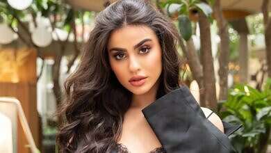 الدكتورة يومي (مواقع)