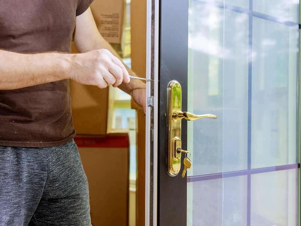 مفتاح2 فتح الباب دون مفتاح (مواقع)