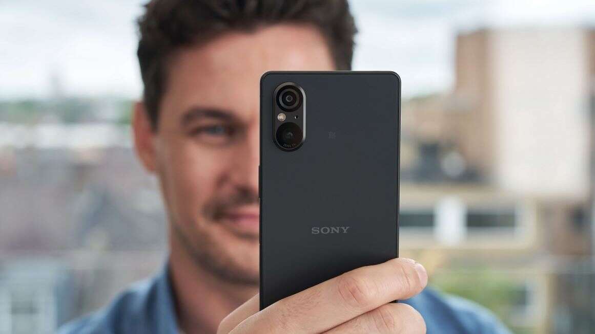 سوني هاتف Xperia 5 V (مواقع)