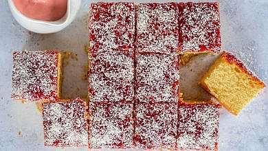 كيكة جوز الهند بالمربى (مواقع)