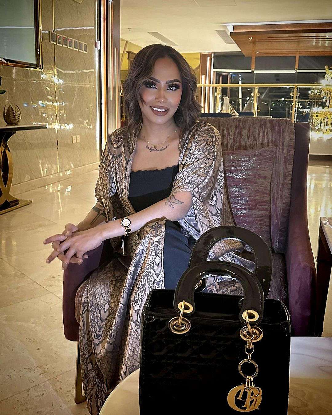 سنومة الفنانة سنومة العذيبي (منصات تواصل)