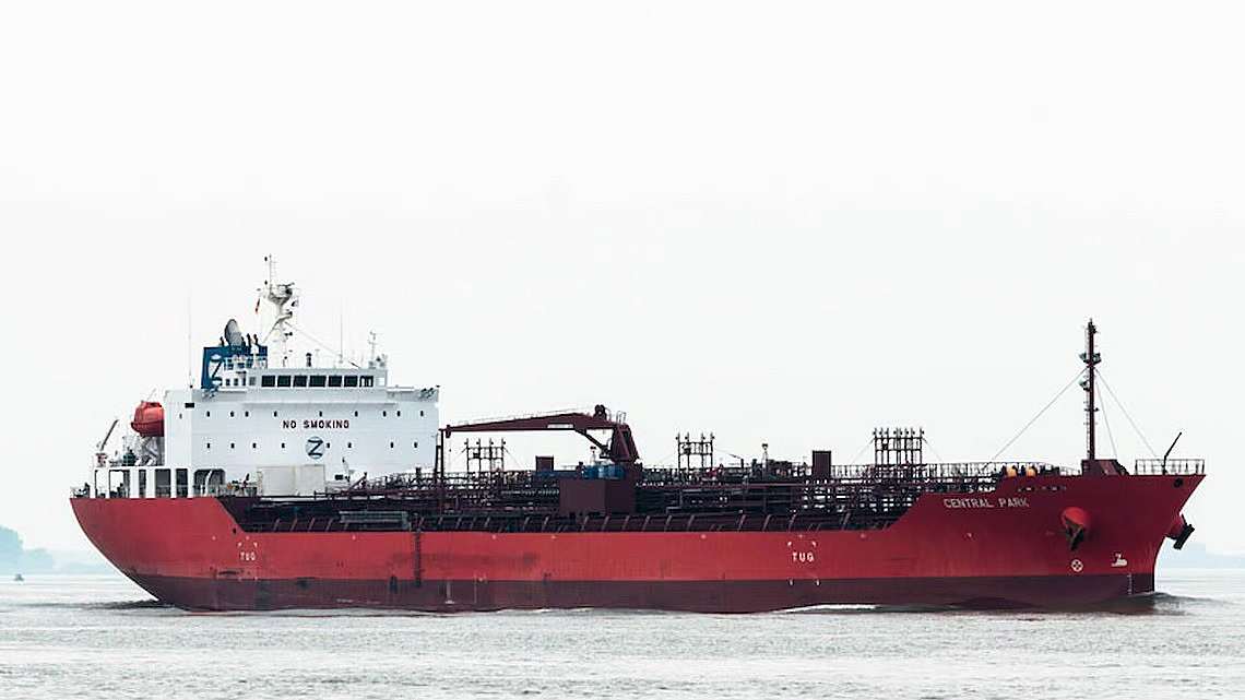 تركيا تكشف عن علاقتها بالسفينة المختطفة في خليج عدن.. تفاصيل