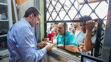 بن مبارك رئيس وزراء حكومة عدن (منصات تواصل)